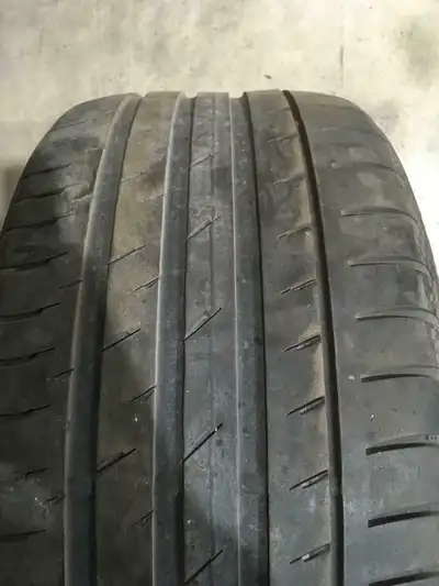 ONE USED 255/35ZR18 94 Y Continental Conti Sport Contact 3 tire. In good condition 7/32 tread remain...
