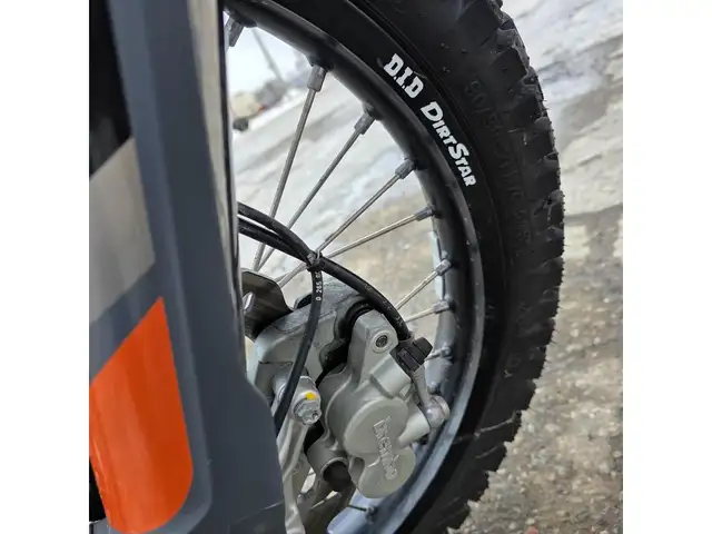 2023 KTM 690 ENDURO R in Dirt Bikes & Motocross in Brantford - Image 23
