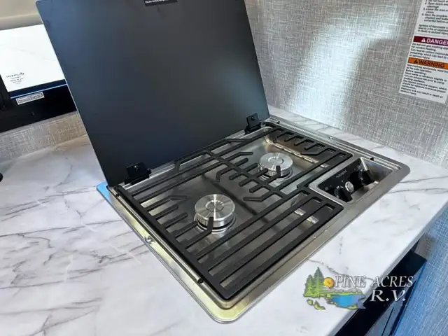 2024 Thor Motor Coach Gemini AWD 23TE Brand new ! Save Huge ! in RVs & Motorhomes in Moncton - Image 38