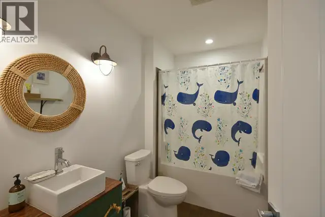 605 WOODLAND AVENUE Gibsons, British Columbia in Condos for Sale in Sunshine Coast - Image 25