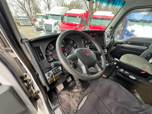 2020 Kenworth T680 Heavy Spec in Heavy Trucks in Hamilton - Image 6