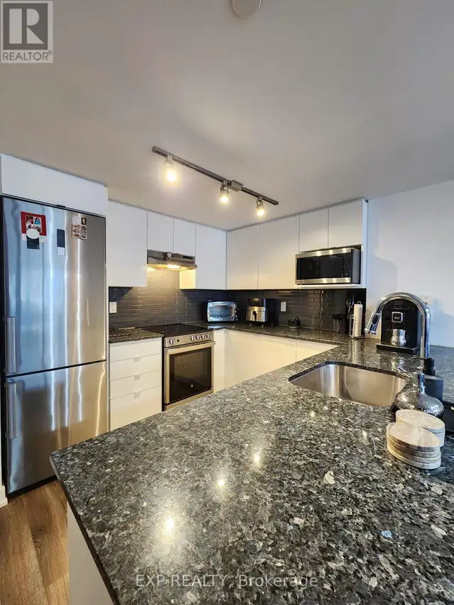 7 - 106 VARNA DRIVE Toronto (Englemount-Lawrence), Ontario in Long Term Rentals in City of Toronto - Image 4