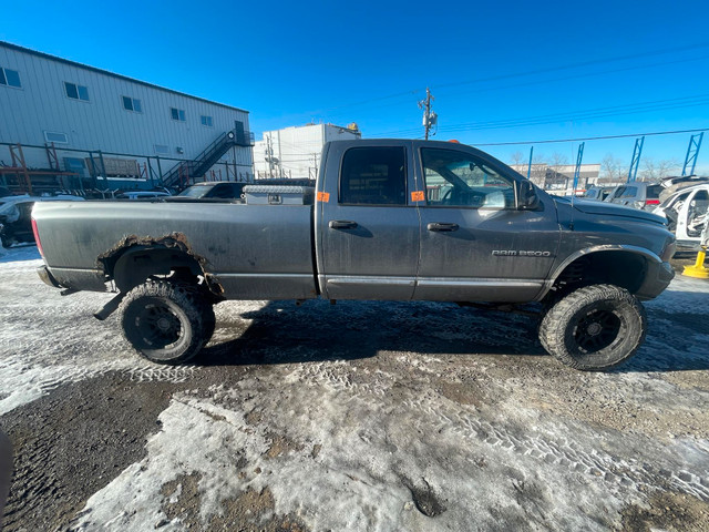 2005 Dodge Ram 3500 for PARTS ONLY in Auto Body Parts in Calgary - Image 4