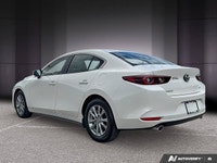 2023 Mazda Mazda3 La Mazda3 GS 2023 est une berline compacte qui se distingue par son design élégant... (image 2)
