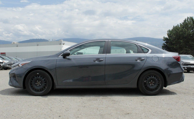 2023 Kia Forte in Cars & Trucks in Penticton - Image 4