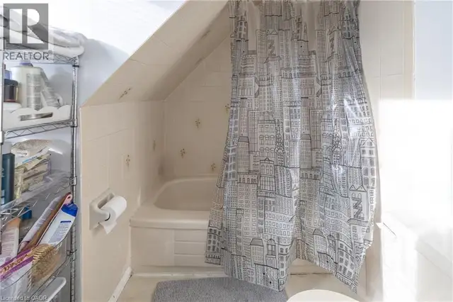 104 HENRY Street Rockwood, Ontario in Houses for Sale in Guelph - Image 18