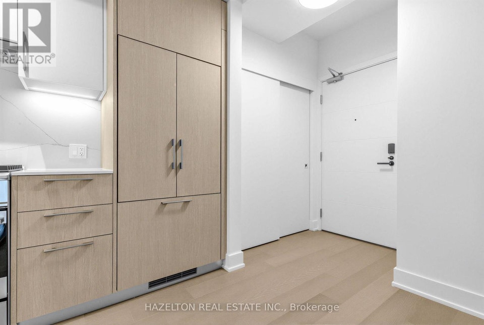 606 - 8 MANOR ROAD W Toronto (Yonge-Eglinton), Ontario 3