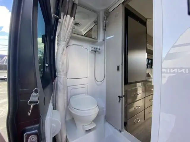 2021 Thor Motor Coach Sequence 20K in RVs & Motorhomes in Bedford - Image 26