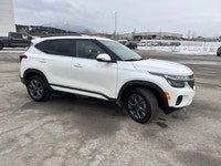 Leather Seats, Remote Start, Heated Steering Wheel, Heated Seats, Apple CarPlay! SALES HOTLINE sales... (image 6)