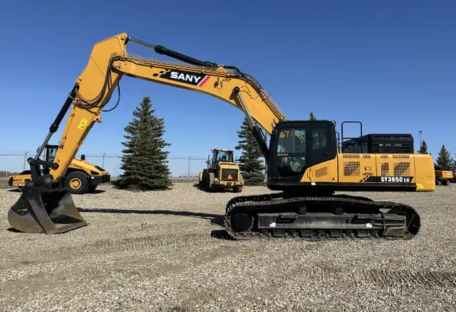 2023 SANY SY365C LC - 895 Hrs - Warranty, Choice of Bucket in Heavy Equipment in Lethbridge - Image 3