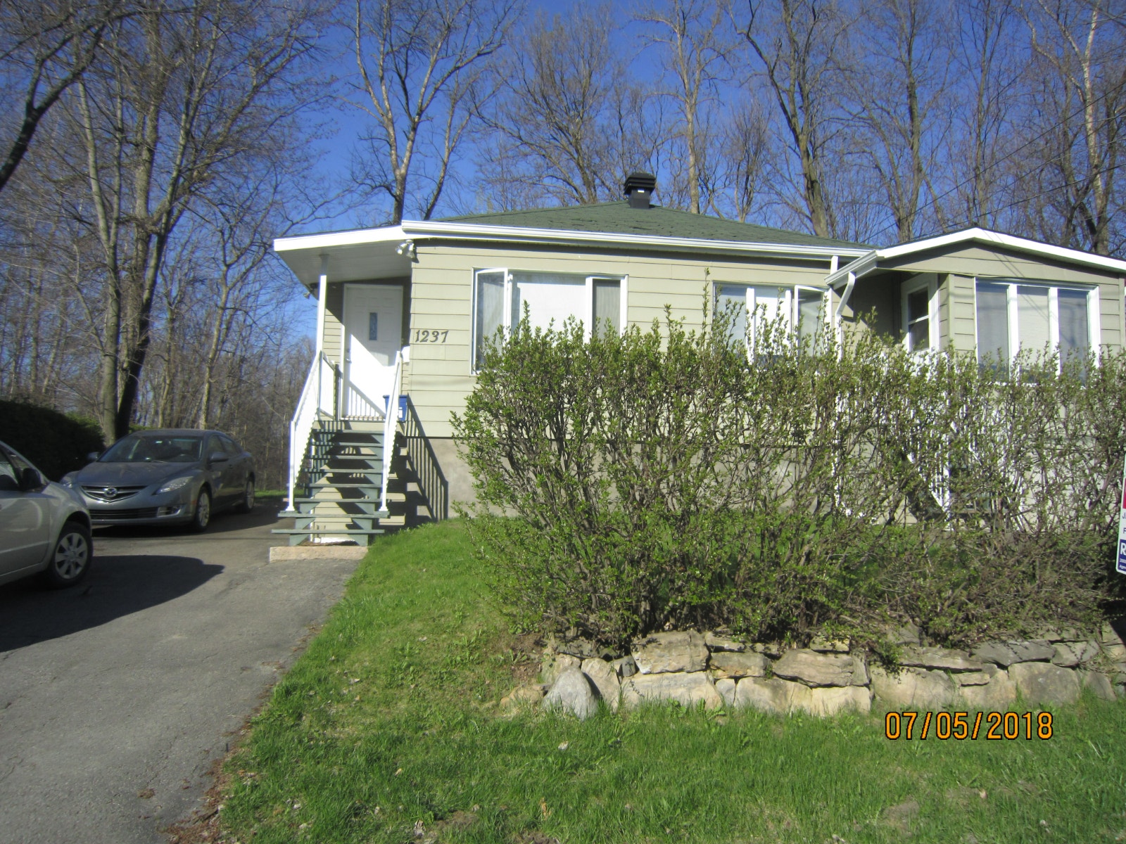 Maisons a louer a Laval quartier tranquille ,pratiquement pas de — photo 1