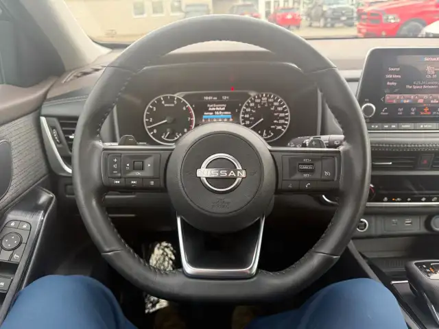 2023 Nissan Rogue in Cars & Trucks in Sarnia - Image 12