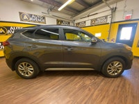 REFINED, POWERFUL, AND ALL-WEATHER READY THIS 2017 HYUNDAI TUCSON AWD 2.0L LUXURY DELIVERS SOPHISTIC... (image 5)