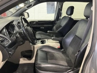 Le Dodge Grand Caravan 2019 version SXT CUIR MAGS CRUISE STOW N GO A/C offert chez AutoStudio 72 à M... (image 6)