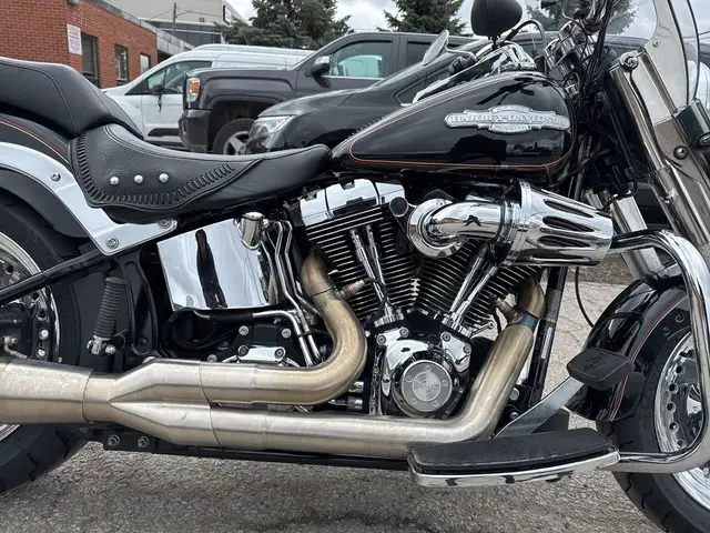 2010 Harley-Davidson Fat Boy ~ FAT BOY ~ 96CI ~ 2 INTO 1 ~ CANAD in Street, Cruisers & Choppers in City of Toronto - Image 11