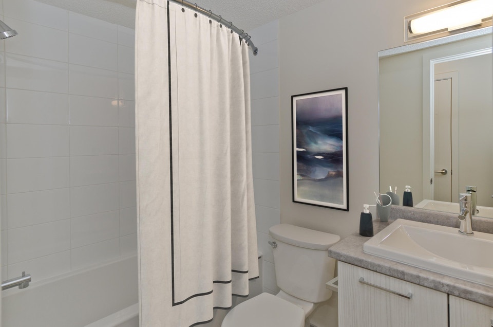 Varsity Place Apartments - 2 Bedroom Bi-level Apartment for Rent 4