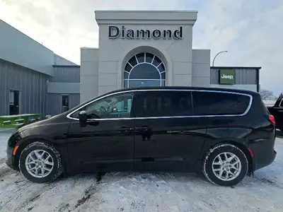 Family-Ready Comfort & Everyday VersatilityWhen life gets busy, you need a vehicle that works as har...