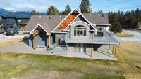 13 - 640 UPPER LAKEVIEW ROAD Invermere, British Columbia