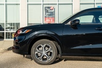 Remote Engine Start,All Wheel Drive,Power Steering,ABS,4-Wheel Disc Brakes,Brake Assist,Brake Actuat... (image 5)