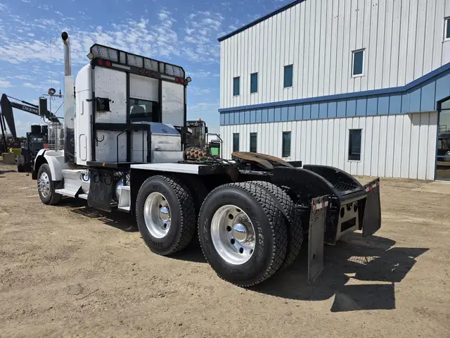 2014 KENWORTH T800 in Heavy Trucks in Saskatoon - Image 4