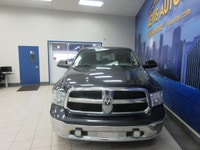 RAM 1500 2015 SLT V-6 3.6 LITRES 4X4 QUAD-CAB BOITE 6.4 PIEDS 6 PASSAGERS 4X4 / CAMÉRA DE RECUL / BL... (image 3)