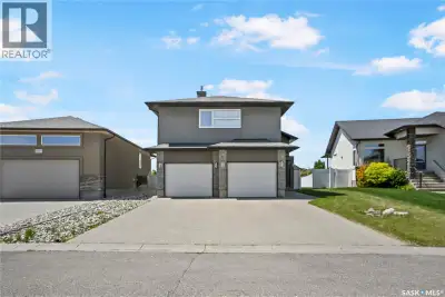 Welcome to this beautifully crafted Kratz home in the highly sought-after Creeks neighbourhood. Fill...