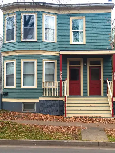 Available September 1! 5 Bedroom apartment located at 6057 South St. Main floor apartment with all h...