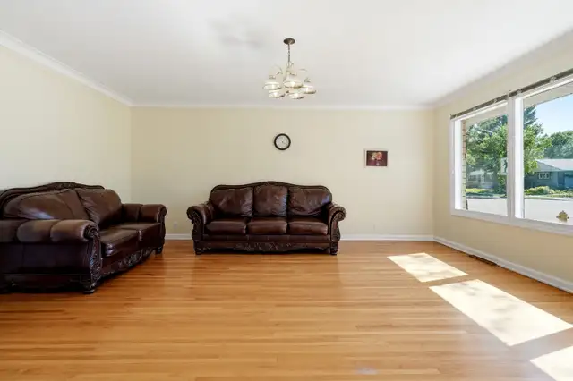 5 Bedrooms & 3 Bathrooms - Close to Wascana Park in Houses for Sale in Regina - Image 8