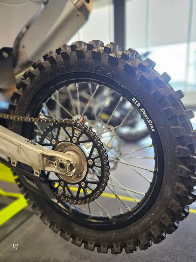 2024 Triumph TF250-X MOTOCROSS DEALER DEMO/ 9.5 HOURS in Dirt Bikes & Motocross in Grande Prairie - Image 7