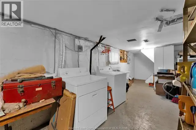 245-247 MCEWAN Windsor, Ontario in Houses for Sale in Windsor Region - Image 37