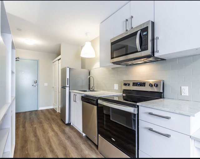 Fully Furnished Studio/Downtown Kitchener/University of Waterloo Long Term Rentals Kitchener