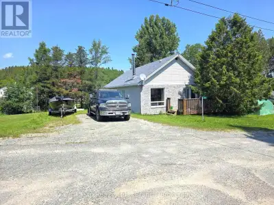 Tucked away in the peaceful town of Larder Lake, this solid 3-bedroom bungalow offers the perfect bl...