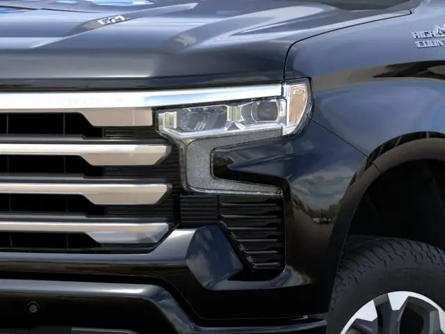 2026 Chevrolet Silverado 1500 High Country | 6.2L V8 | Sunroof in Cars & Trucks in Saskatoon - Image 12