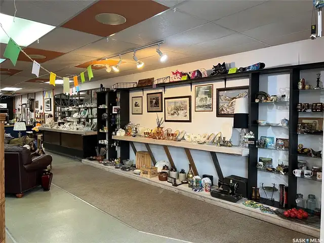 *** NEW LISTING *** Centre Street63347542295425122