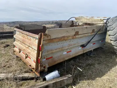 Nahanni 15' Dump Box Manual Tarp Located near Fort St John BC Call Tom 2000 NAHANNI IND 15 FT ....