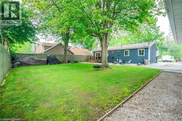 8 BEACH Road Lowbanks, Ontario in Houses for Sale in St. Catharines - Image 34