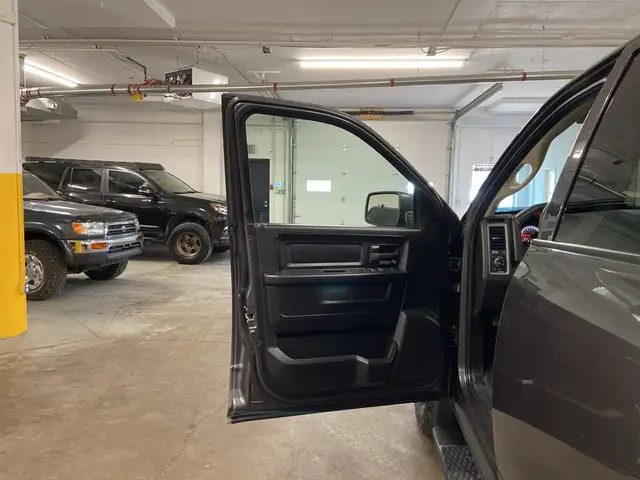 2023 Ram 1500 Classic Express 4x4 Crew Cab NIGHT PKG TOUCHSCREEN in Cars & Trucks in Calgary - Image 11