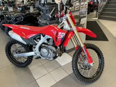 Engine Type: Single-Cylinder Displacement: 27.4 cu. in. (449.8 cc) Bore and Stroke: Bore: 3.78 in. (...