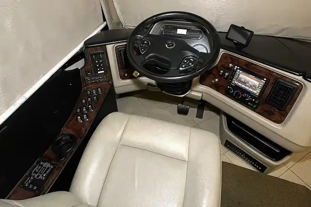 2014 MONACO DYNASTY 44PDQ in RVs & Motorhomes in Red Deer - Image 16