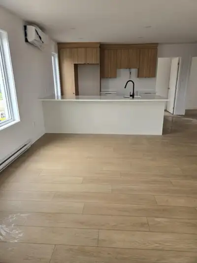 *Nos 4 1/2 de la phase deux de nos logements en construction sera disponible au début mars 2025* Adr...