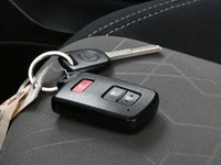 One owner 2023 Toyota Tacoma TRD Off Road comes equipped with heated seats, power driver seats, toyo... (image 5)