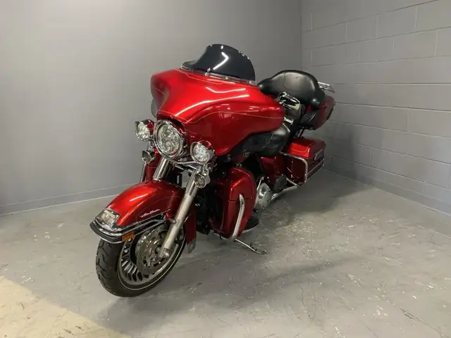 2013 Harley-Davidson Electra Glide Ultra Classic in Street, Cruisers & Choppers in Oshawa / Durham Region - Image 4