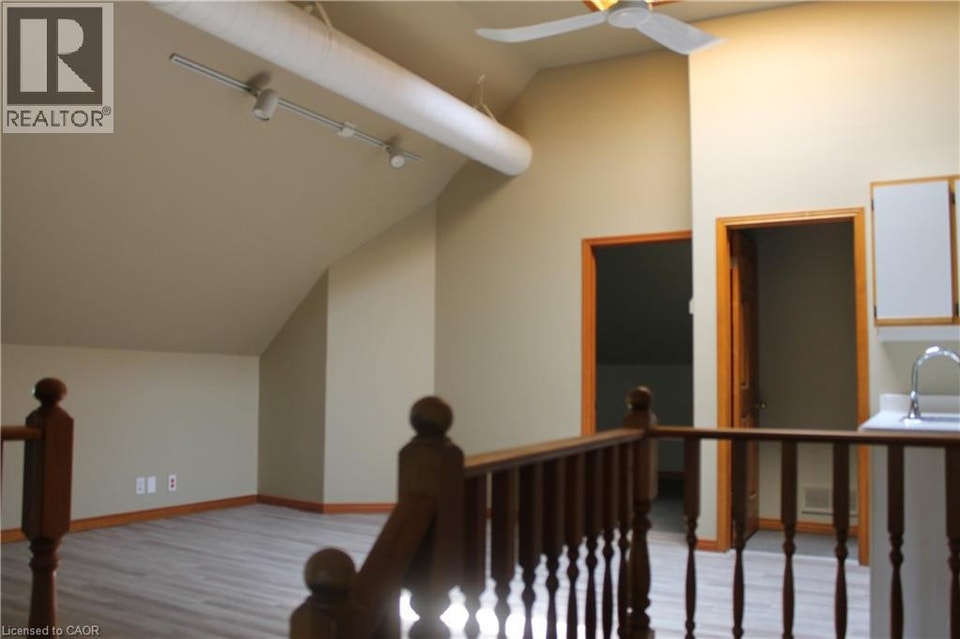 84 MAIN Street E Unit# 301 Grimsby, Ontario 4