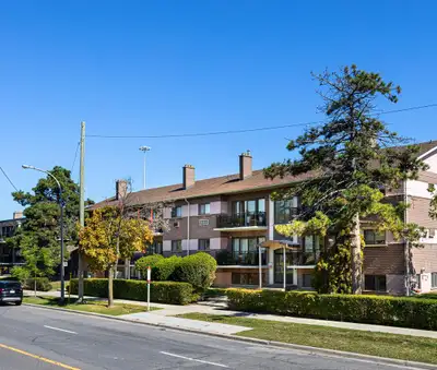 211, 2015 and 219 the West Mall is a townhouse complex with bachelor and two bedrooms townhomes. Enj...