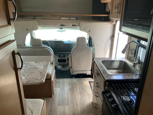 2017 Thor Freedom Elite 22FE in RVs & Motorhomes in Barrie - Image 15
