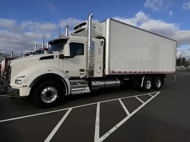 2025 Kenworth T880 in Heavy Trucks in Moncton - Image 2