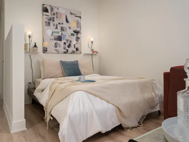 STUDIO Condo apartment LUXE for rent Old Port62863758993794123