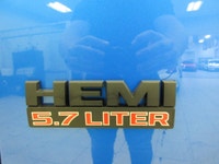 RAM 1500 CLASSIC 2023 EXPRESS NIGHT EDITION V8 5.7 LITRES HEMI 4X4 CREW-CAB BOITE 5.7 PIEDS TOUT ÉQU... (image 5)