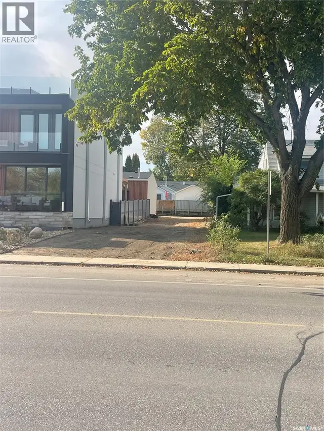 1551 Spadina CRESCENT E Saskatoon, Saskatchewan in Land for Sale in Saskatoon - Image 4