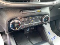 Experience the perfect blend of efficiency, technology, and comfort with the 2022 Ford Escape SEL Pl... (image 7)